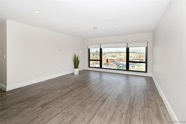 211 E Merrill Street 610, Birmingham, MI 48009