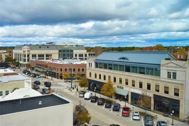 211 E Merrill Street 610, Birmingham, MI 48009