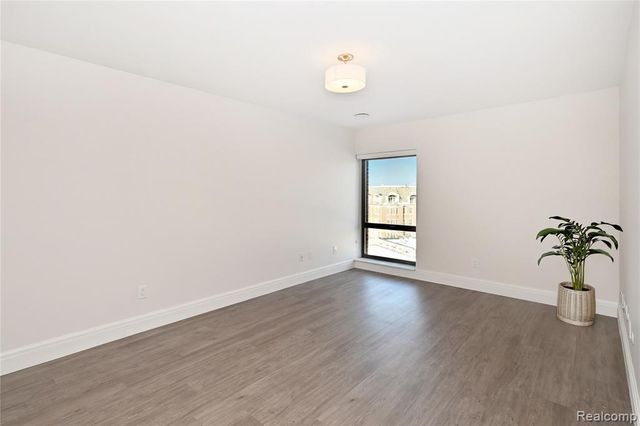 211 E Merrill Street 610, Birmingham, MI 48009