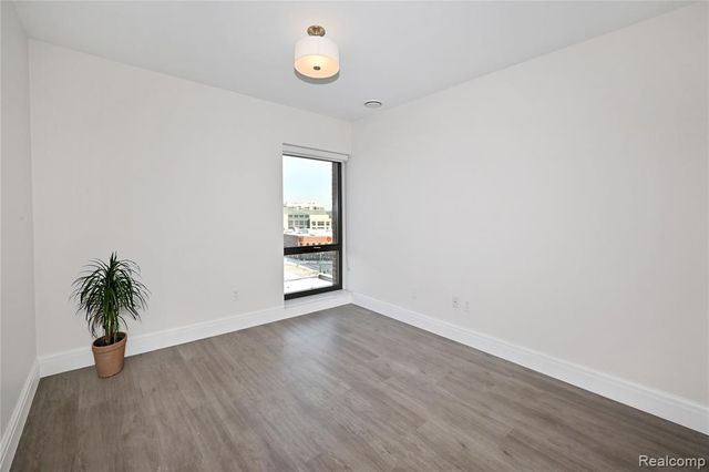 211 E Merrill Street 610, Birmingham, MI 48009