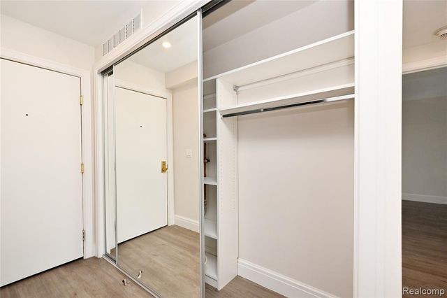 211 E Merrill Street 610, Birmingham, MI 48009