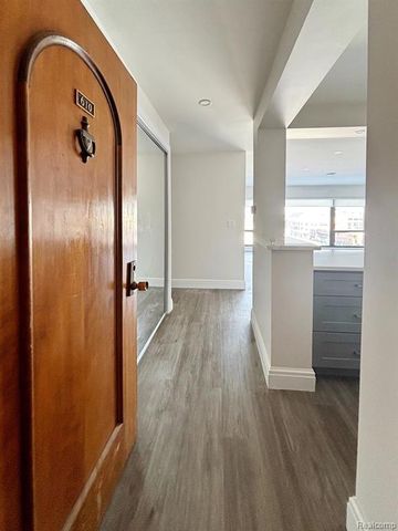 211 E Merrill Street 610, Birmingham, MI 48009