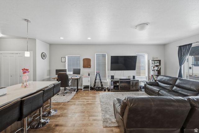 498 W 2200 N, Layton, UT 84041