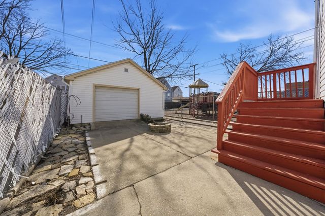 1507 S 51st Avenue, Cicero, IL 60804