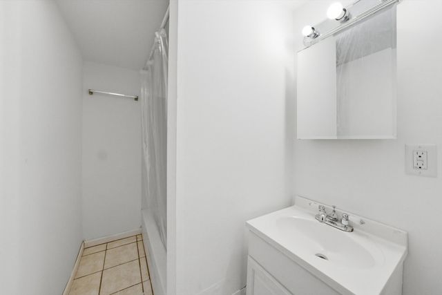 1507 S 51st Avenue, Cicero, IL 60804