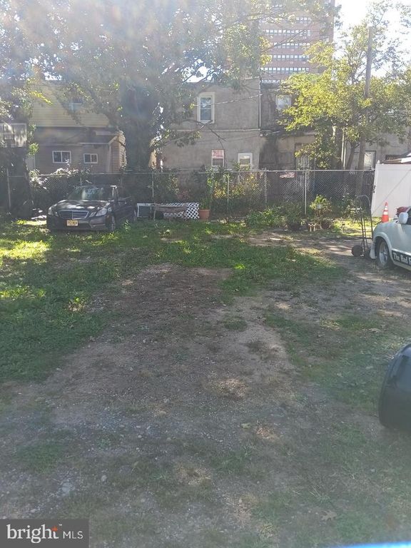 722 CEDAR ST, CAMDEN, NJ 08102 — exterior
