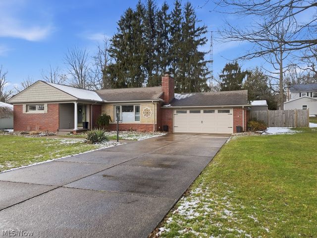 2625 Belleflower Drive, Alliance, OH 44601