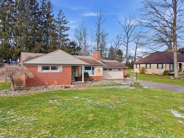 2625 Belleflower Drive, Alliance, OH 44601