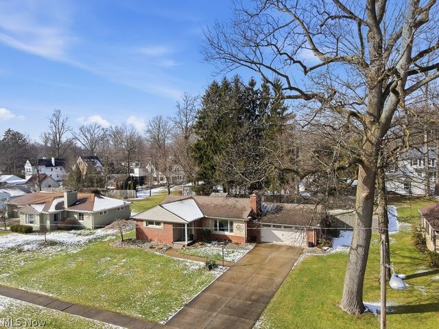 2625 Belleflower Drive, Alliance, OH 44601