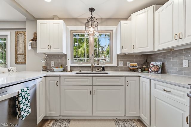 2625 Belleflower Drive, Alliance, OH 44601