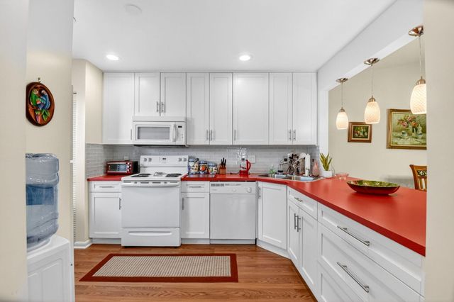 2641 Gately Drive W 1506, West Palm Beach, FL 33415