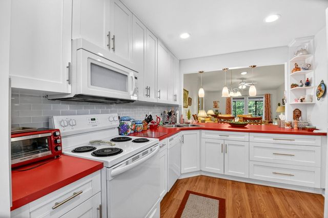 2641 Gately Drive W 1506, West Palm Beach, FL 33415