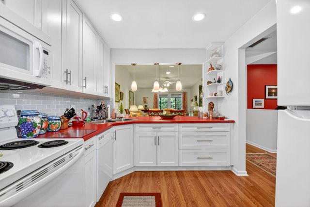 2641 Gately Drive W 1506, West Palm Beach, FL 33415