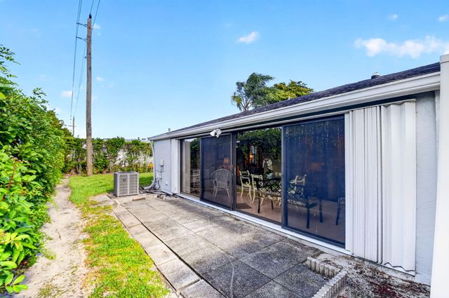 2641 Gately Drive W 1506, West Palm Beach, FL 33415