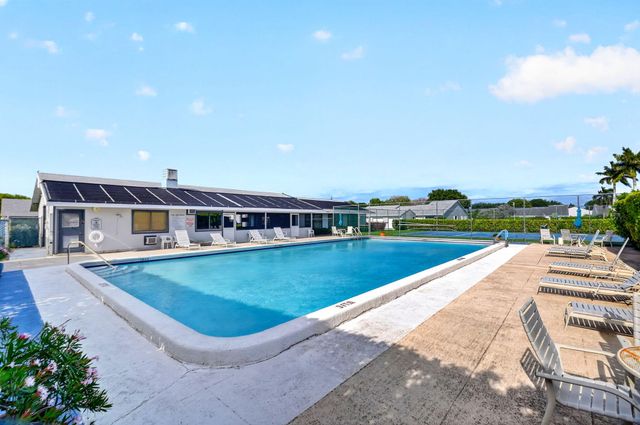 2641 Gately Drive W 1506, West Palm Beach, FL 33415