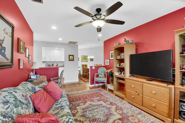 2641 Gately Drive W 1506, West Palm Beach, FL 33415