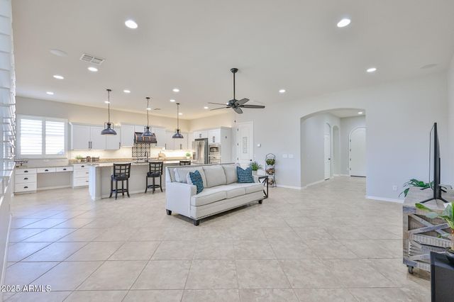 18226 W DESERT WILLOW Drive, Goodyear, AZ 85338