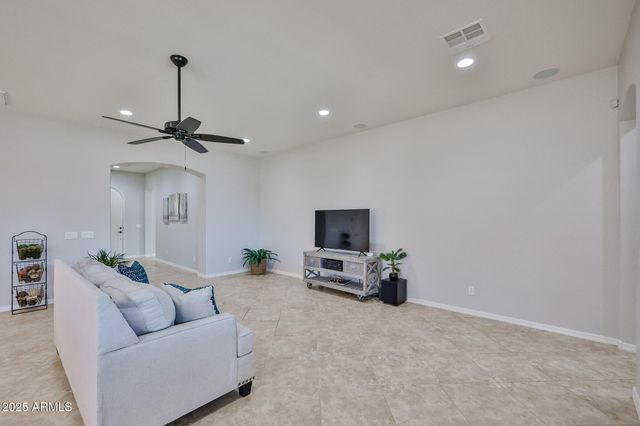 18226 W DESERT WILLOW Drive, Goodyear, AZ 85338