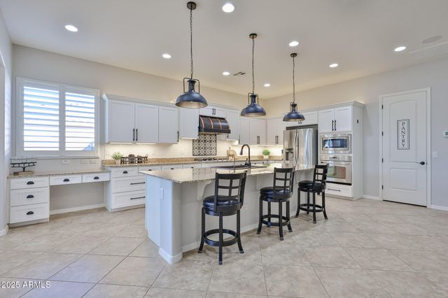 18226 W DESERT WILLOW Drive, Goodyear, AZ 85338