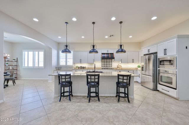 18226 W DESERT WILLOW Drive, Goodyear, AZ 85338