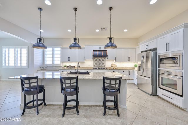 18226 W DESERT WILLOW Drive, Goodyear, AZ 85338