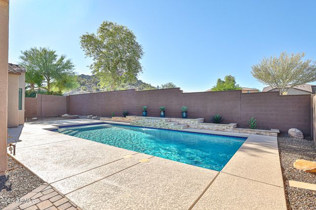 18226 W DESERT WILLOW Drive, Goodyear, AZ 85338
