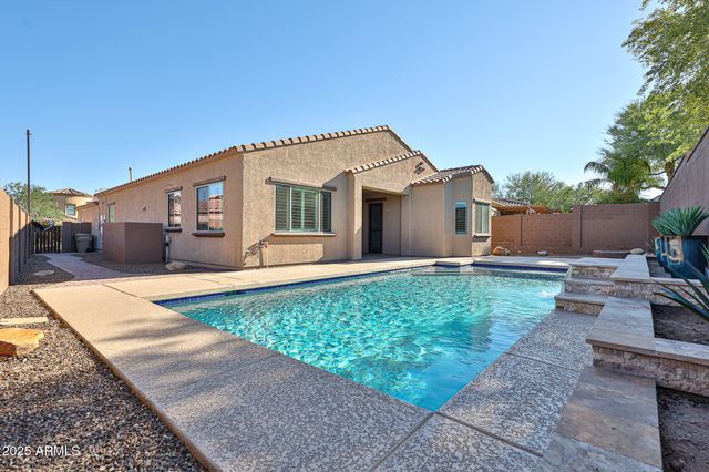 18226 W DESERT WILLOW Drive, Goodyear, AZ 85338