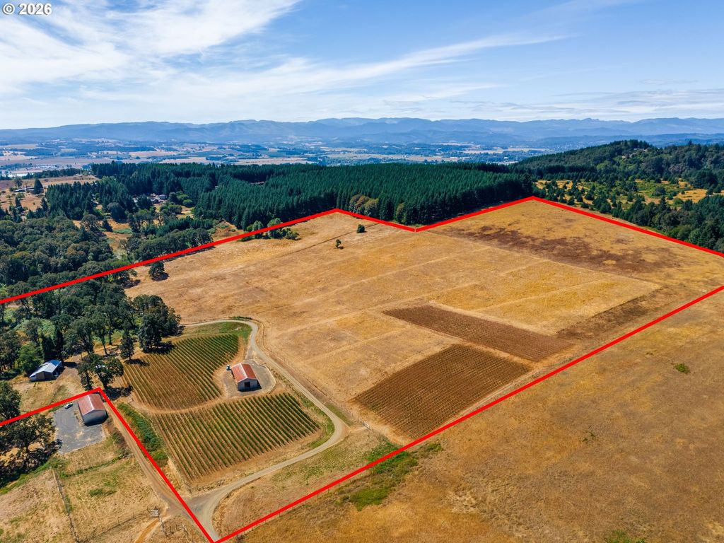 Image 1 of property listing at 19350 Sw CHERRY HILL Rd, Sheridan, OR 97378