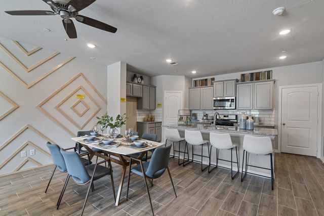 247 Wagon Spoke Way 18, Fort Worth, TX 76120