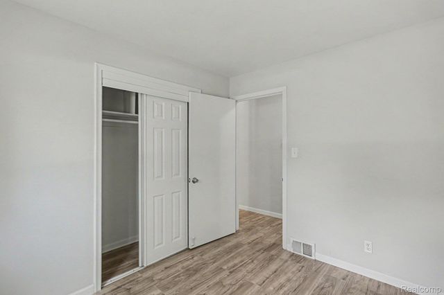 2360 Pineview, West Bloomfield Charter Township, MI 48324