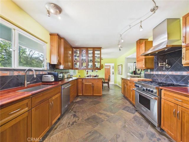 37777 China Creek Road, Oakhurst, CA 93644