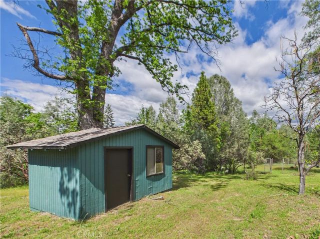 37777 China Creek Road, Oakhurst, CA 93644