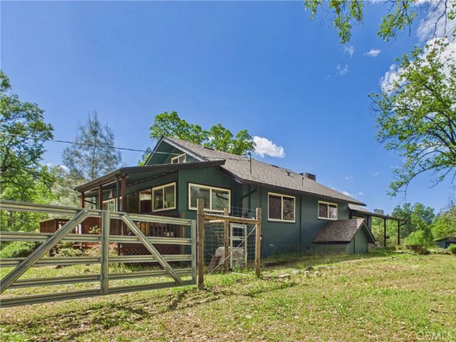 37777 China Creek Road, Oakhurst, CA 93644