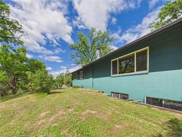 37777 China Creek Road, Oakhurst, CA 93644