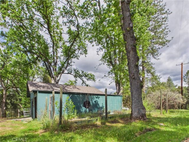 37777 China Creek Road, Oakhurst, CA 93644