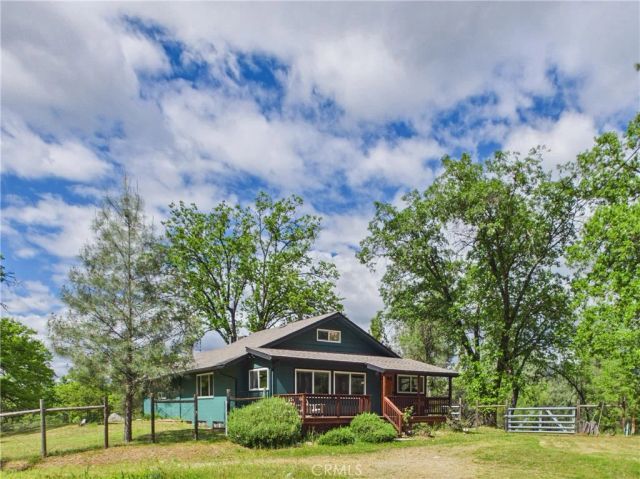 37777 China Creek Road, Oakhurst, CA 93644