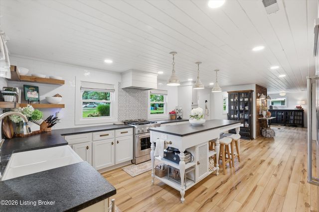 2613 Old Cedar Point Rd, La Grange, KY 40031