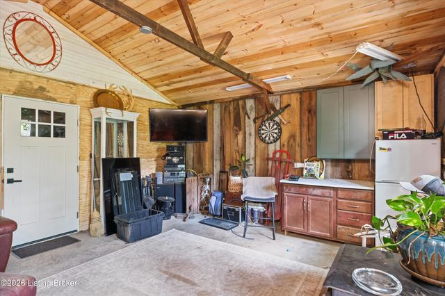 2613 Old Cedar Point Rd, La Grange, KY 40031
