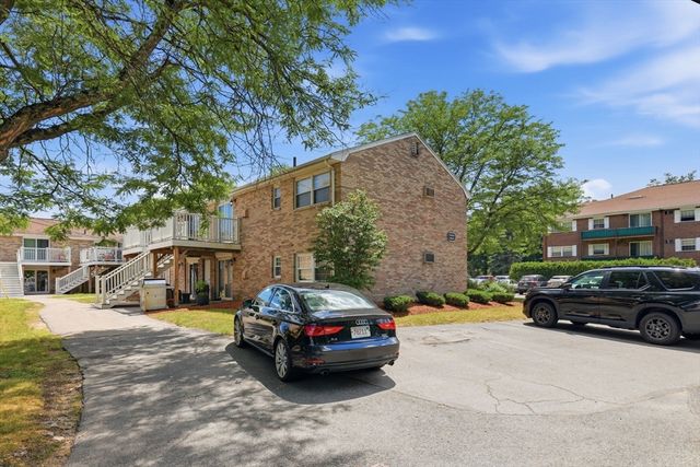 60A Washington Park Dr 2, Andover, MA 01810