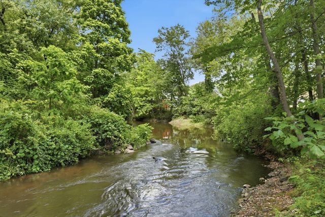 60A Washington Park Dr 2, Andover, MA 01810