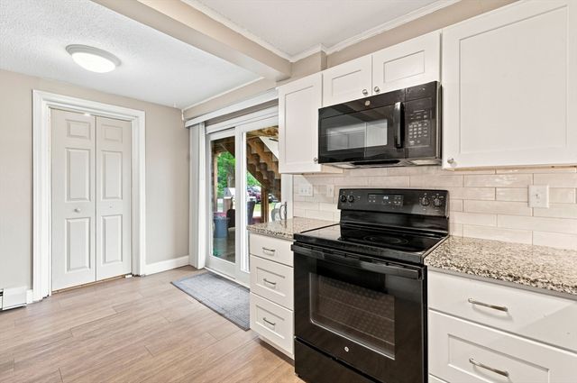60A Washington Park Dr 2, Andover, MA 01810