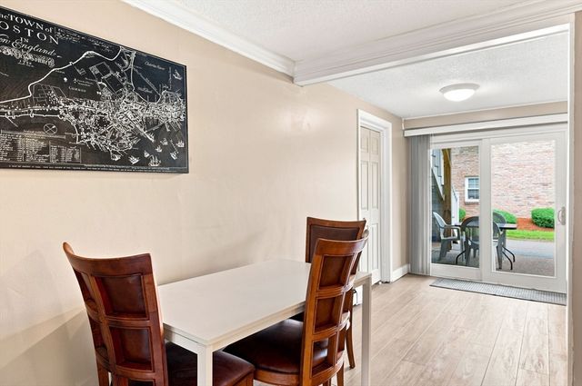 60A Washington Park Dr 2, Andover, MA 01810
