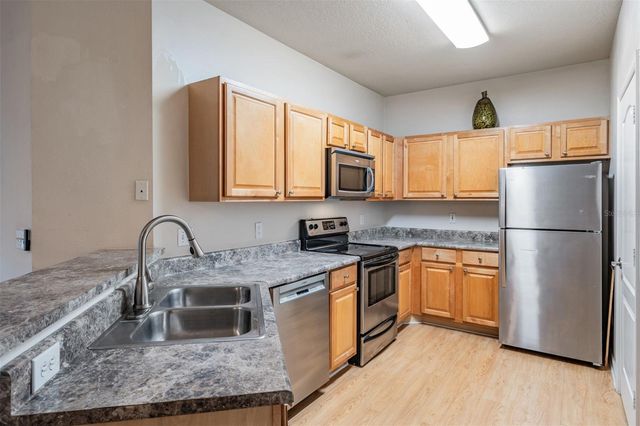 18107 VILLA CREEK DRIVE 18107, Tampa, FL 33647