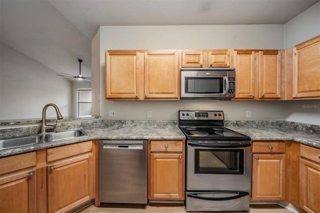 18107 VILLA CREEK DRIVE 18107, Tampa, FL 33647