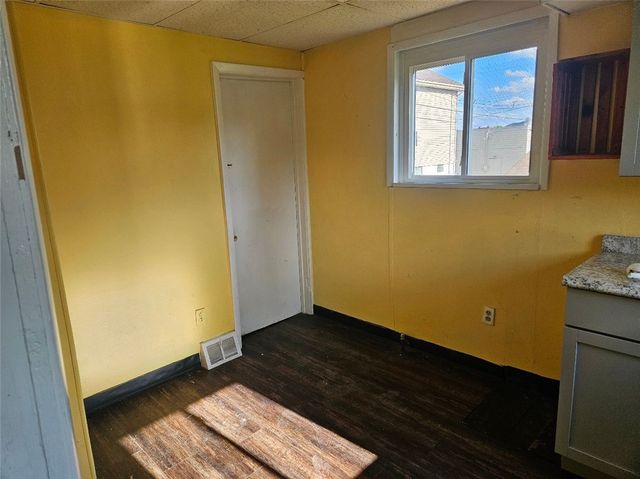 2012 8th Ave REAR, Beaver Falls, PA 15010