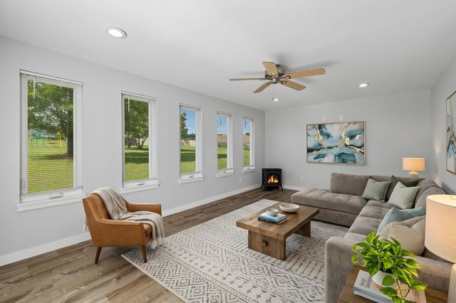 537 Winning Dr, Columbia, TN 38401