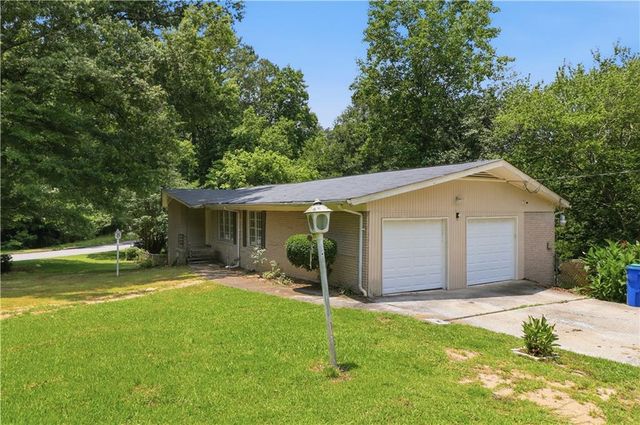 6735 Marlborough Circle S, Atlanta, GA 30349