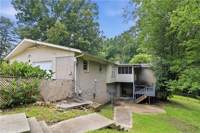 6735 Marlborough Circle S, Atlanta, GA 30349