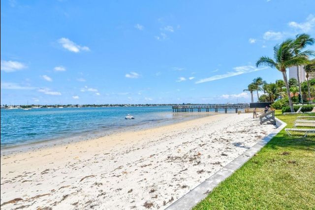 5600 N Flagler 707, West Palm Beach, FL 33407