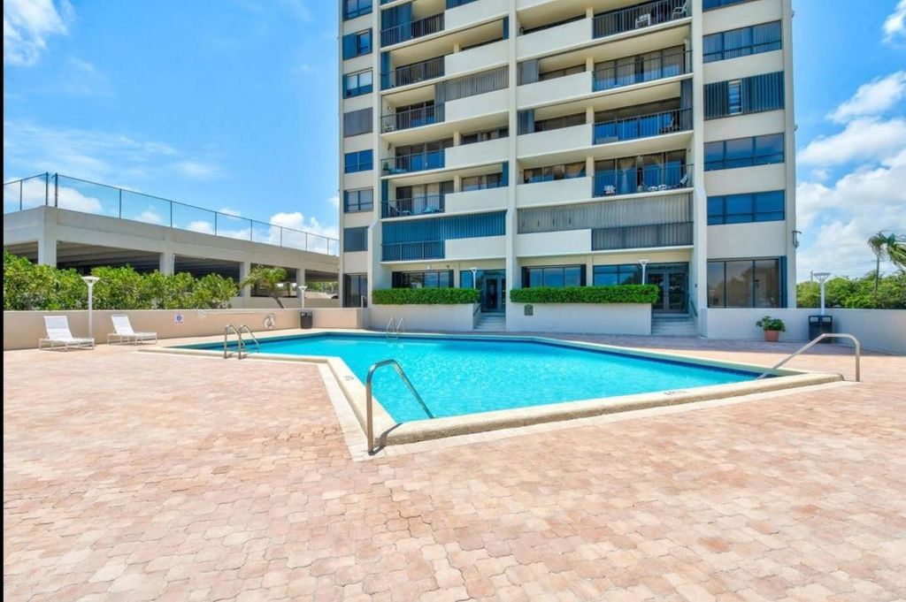 5600 N Flagler 707, West Palm Beach, FL 33407